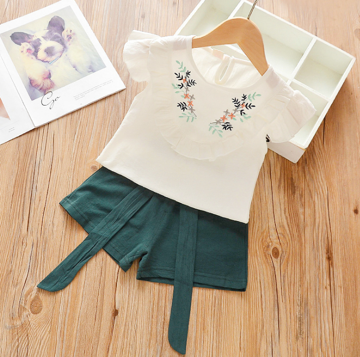 Summer girls' flying sleeve Flower pattern short sleeve shirt and shorts two piece set (green)