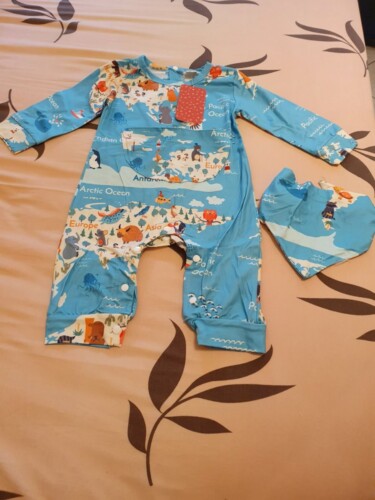 2-piece Baby Stylish Jumpsuit with Bib photo review