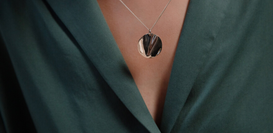 beige-2-women-banner-1