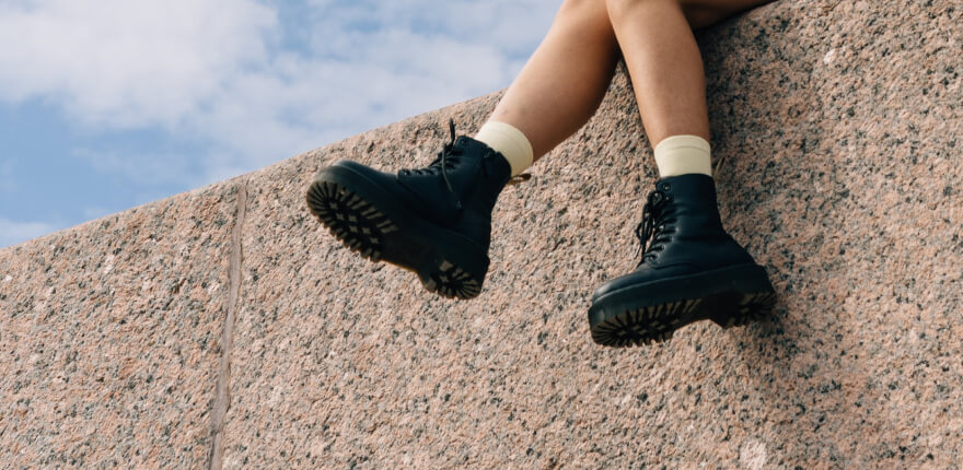 beige-2-women-banner-2