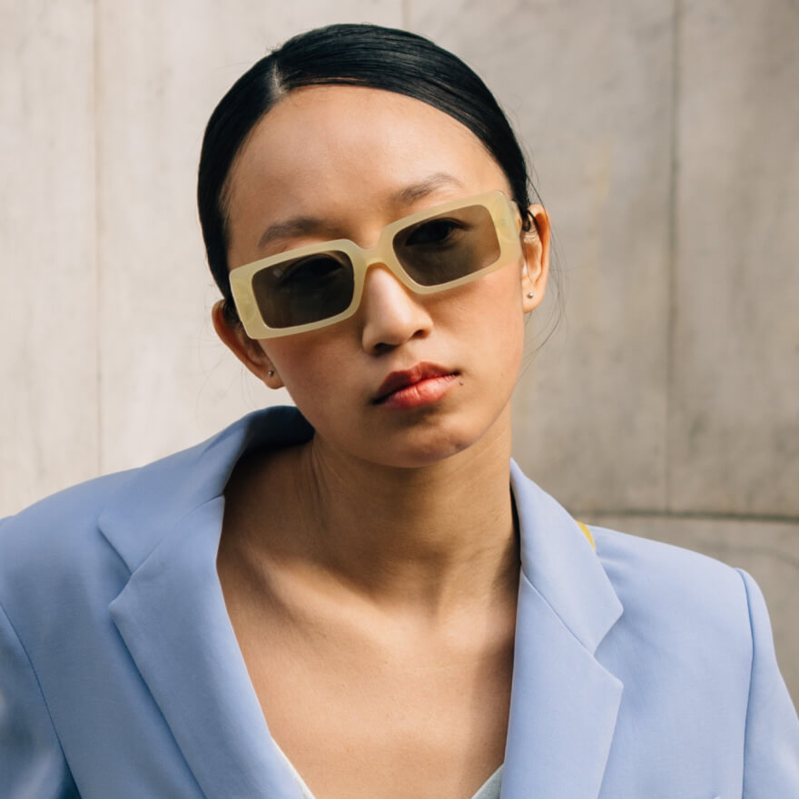 beige-2-women-banner-3